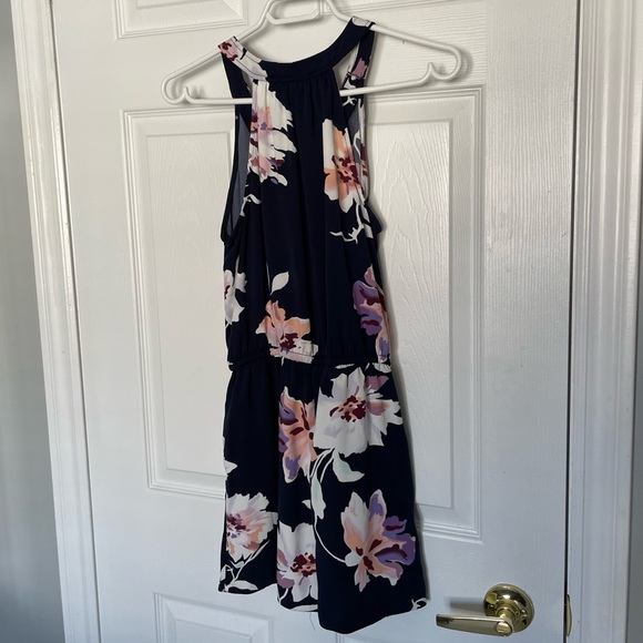Dynamite Floral Romper - Size XS - Picture 4 of 6